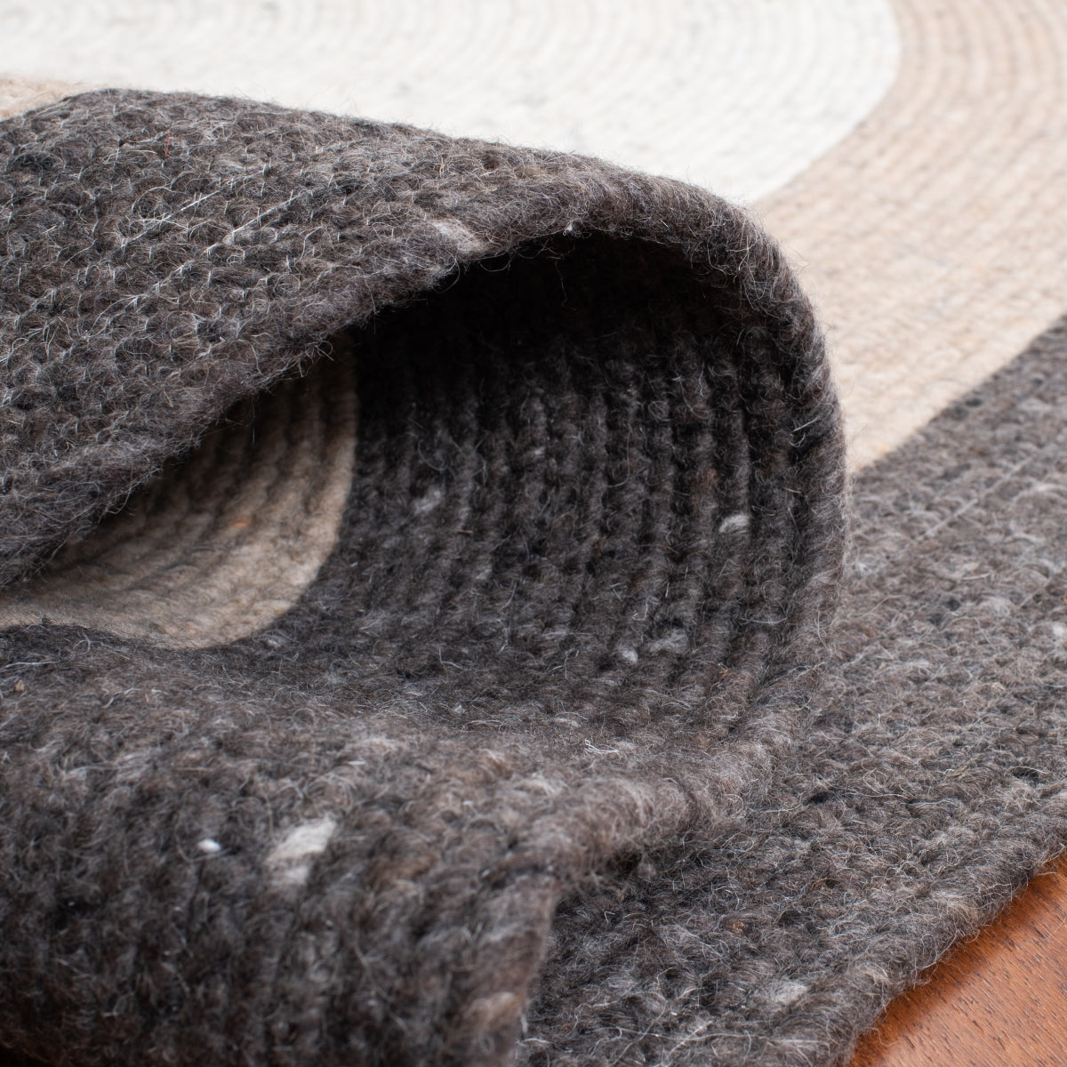 Variant gallery image 3