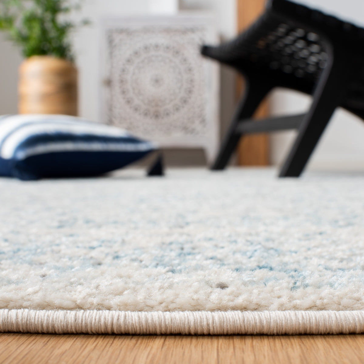 Variant gallery image 3