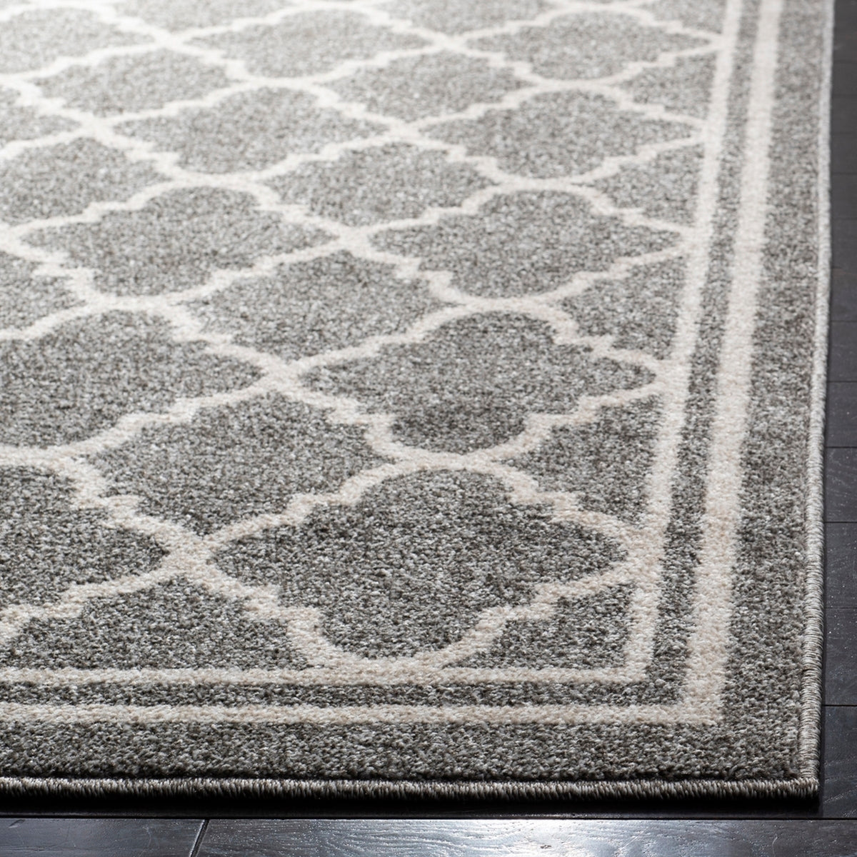 Amherst  Rug Collection - AMT422R - SAFAVIEH