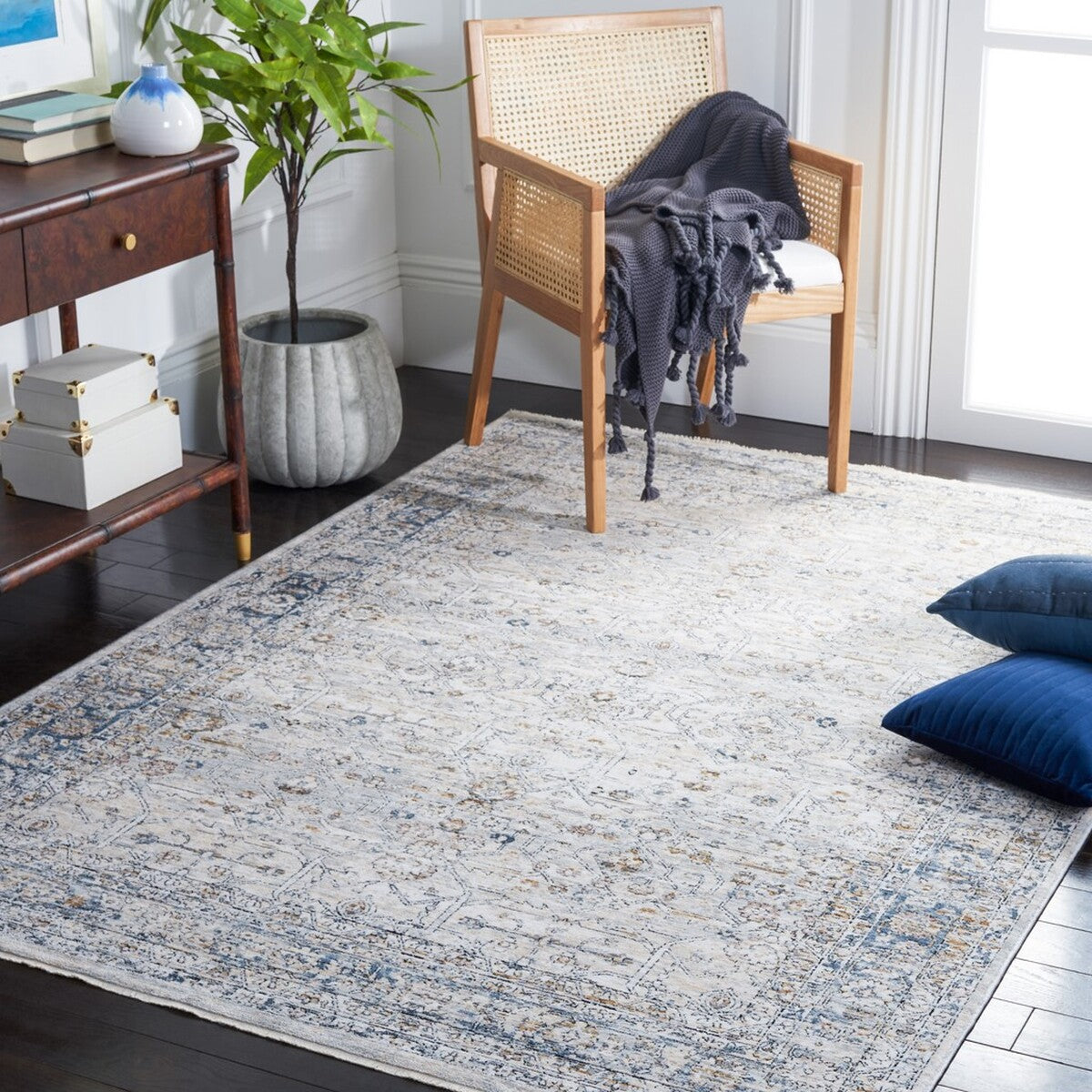 Moondust 600  Rug Collection - MND656F - SAFAVIEH