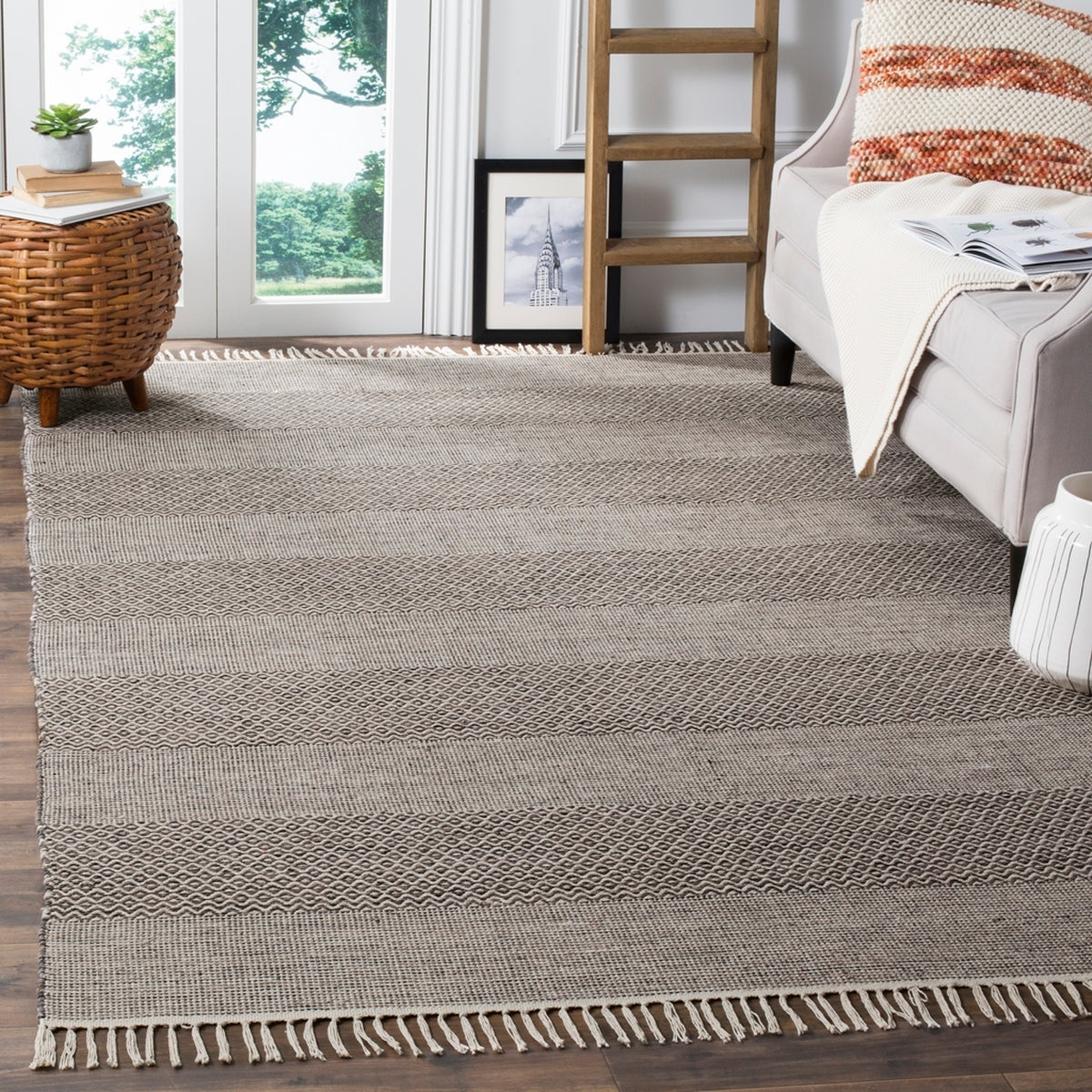 Montauk  Rug Collection - MTK330N - SAFAVIEH