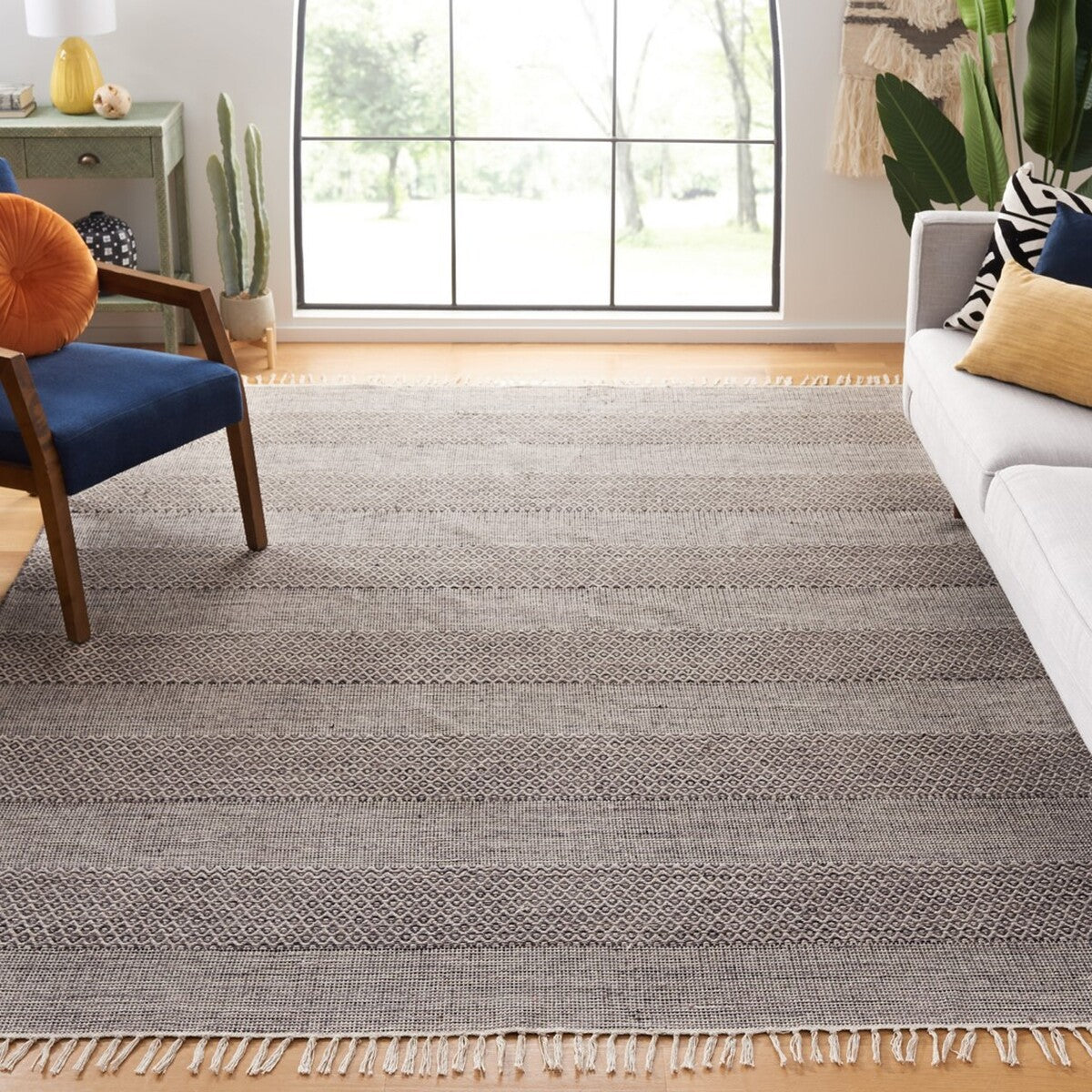 Montauk  Rug Collection - MTK330N - SAFAVIEH