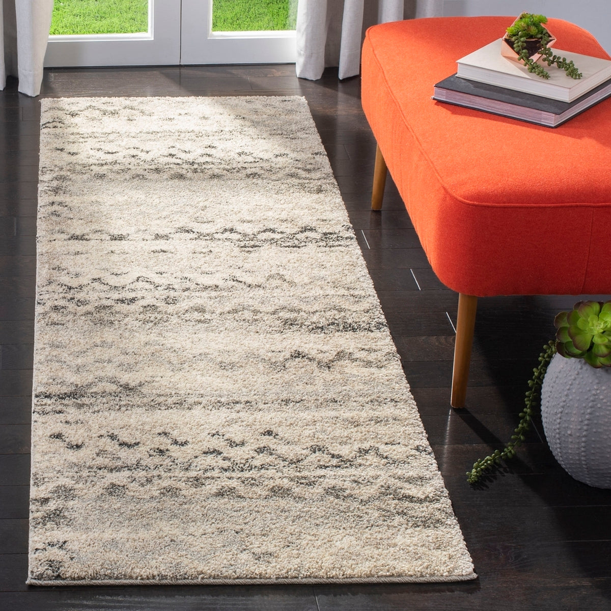 Retro  Rug Collection - RET2138 - SAFAVIEH